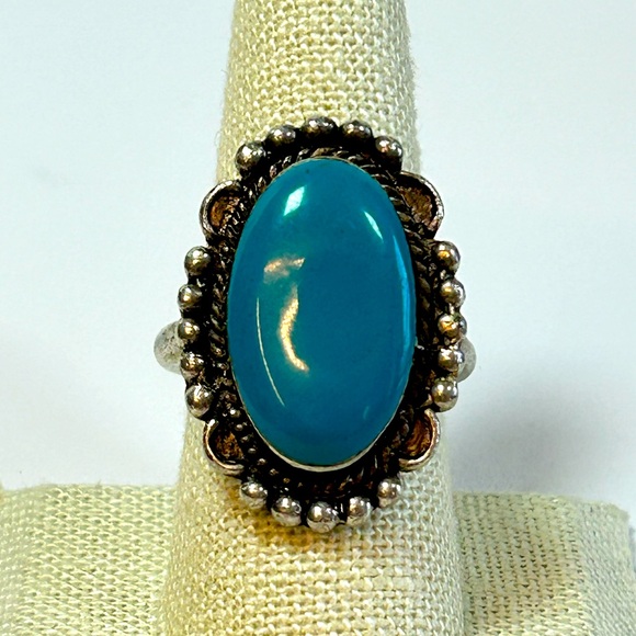 Faux Turquoise Silver Tone Ring Southwest Native Design Size 8 Costume Ring - Picture 1 of 7
